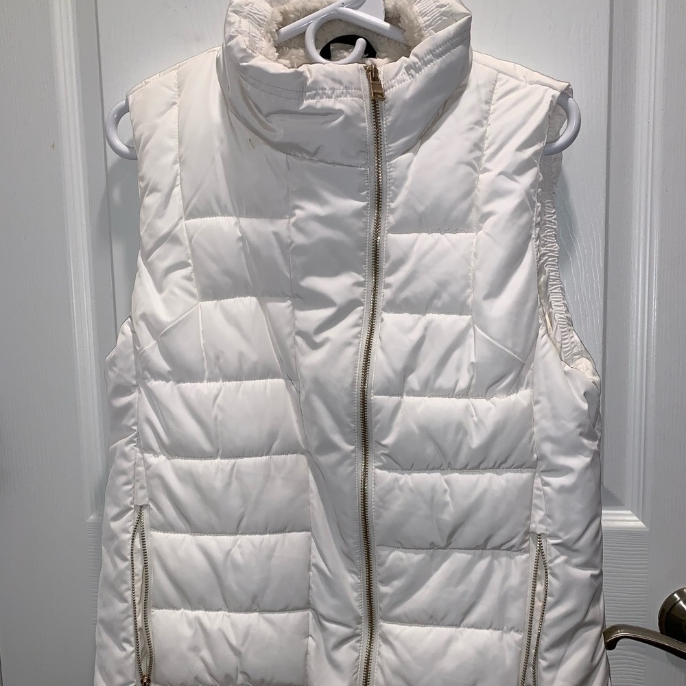Fuzzy neck vest